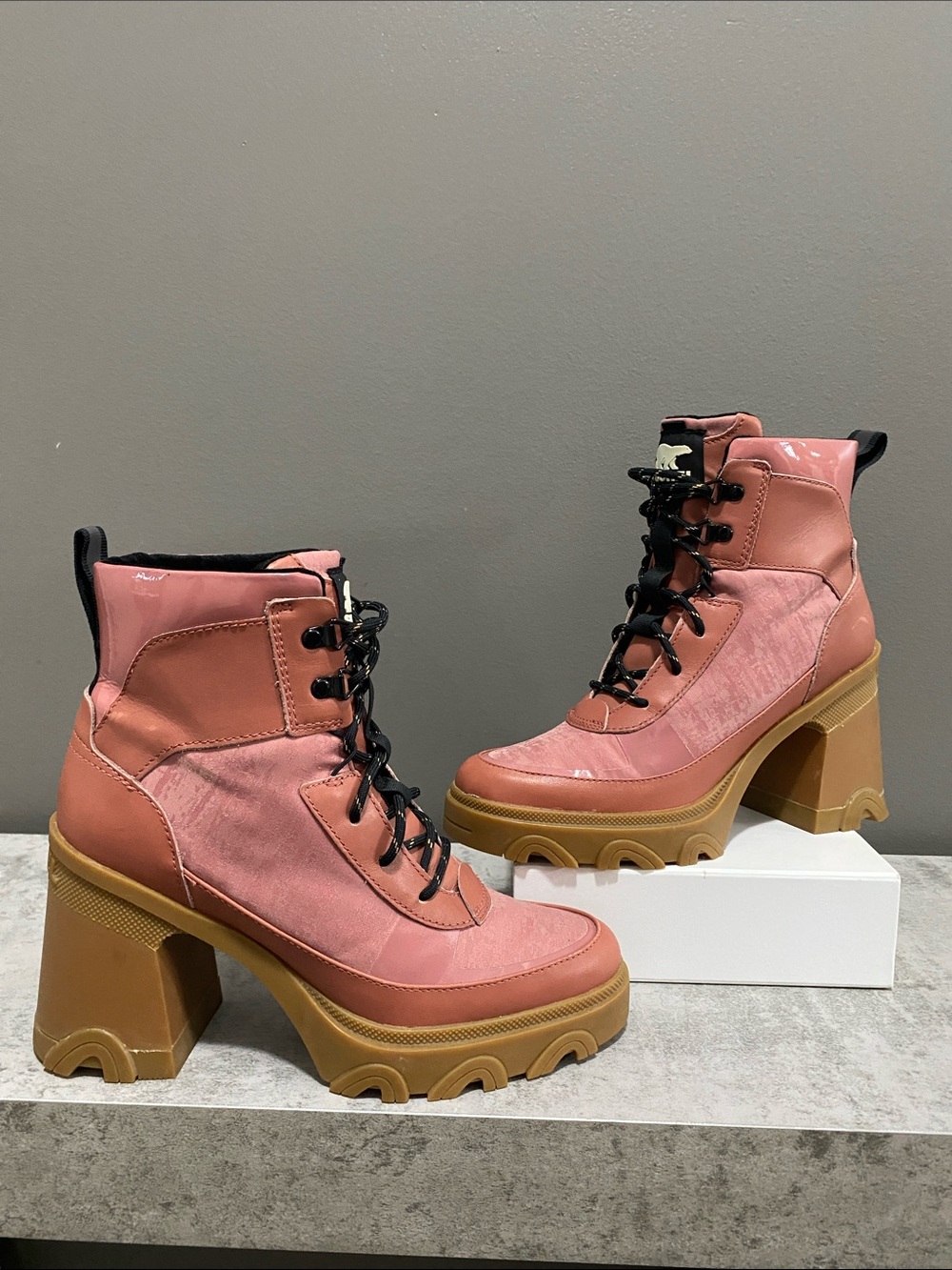 Sorel Brex Heel Lace Lux boots in the "sandy clay" lace up  chunky heel size 7